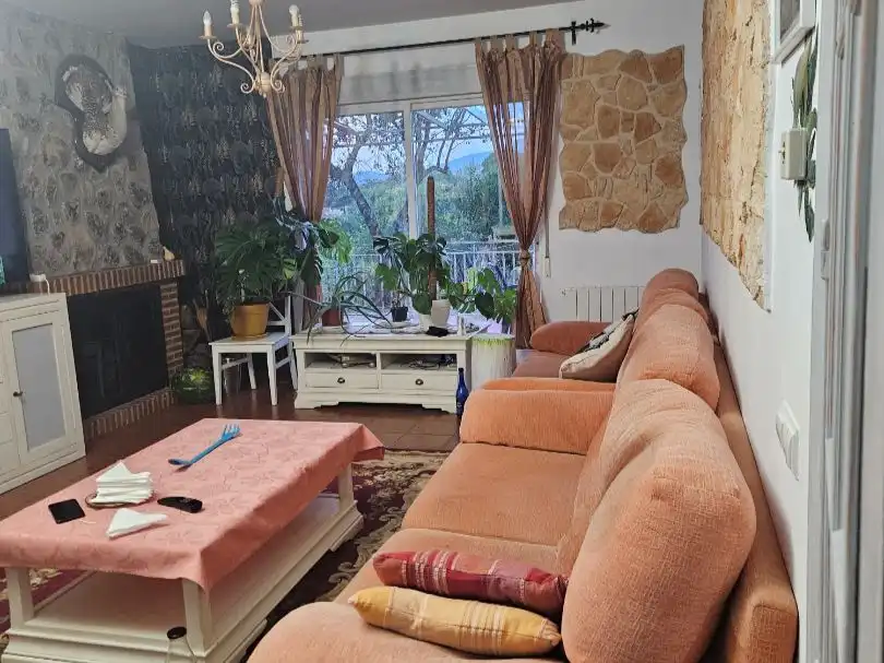 Wohnung zum Verkauf in Cuesta de las Mesas, 307, San Román de los Montes Wohnzimmer von Wohnung zum Verkauf in San Román de los Montes mit Klimaanlage, Heizung und Privatgarten