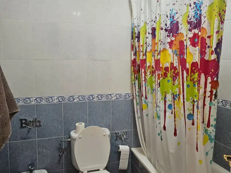 Wohnung zum Verkauf in Cuesta de las Mesas, 307, San Román de los Montes Badezimmer von Wohnung zum Verkauf in San Román de los Montes mit Klimaanlage, Heizung und Privatgarten