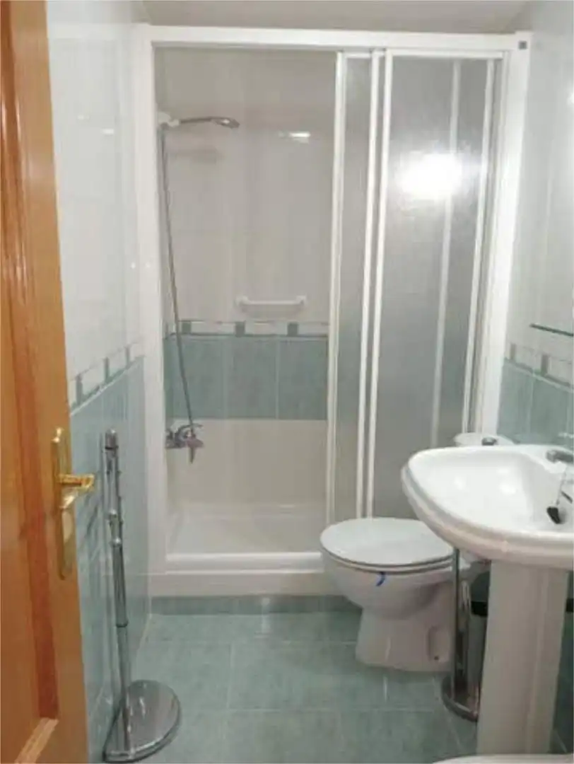 Flat for rent in Zona Centro Joven Bathroom of Flat for rent in Alcorcón with Heating, Terrace and Furnished
