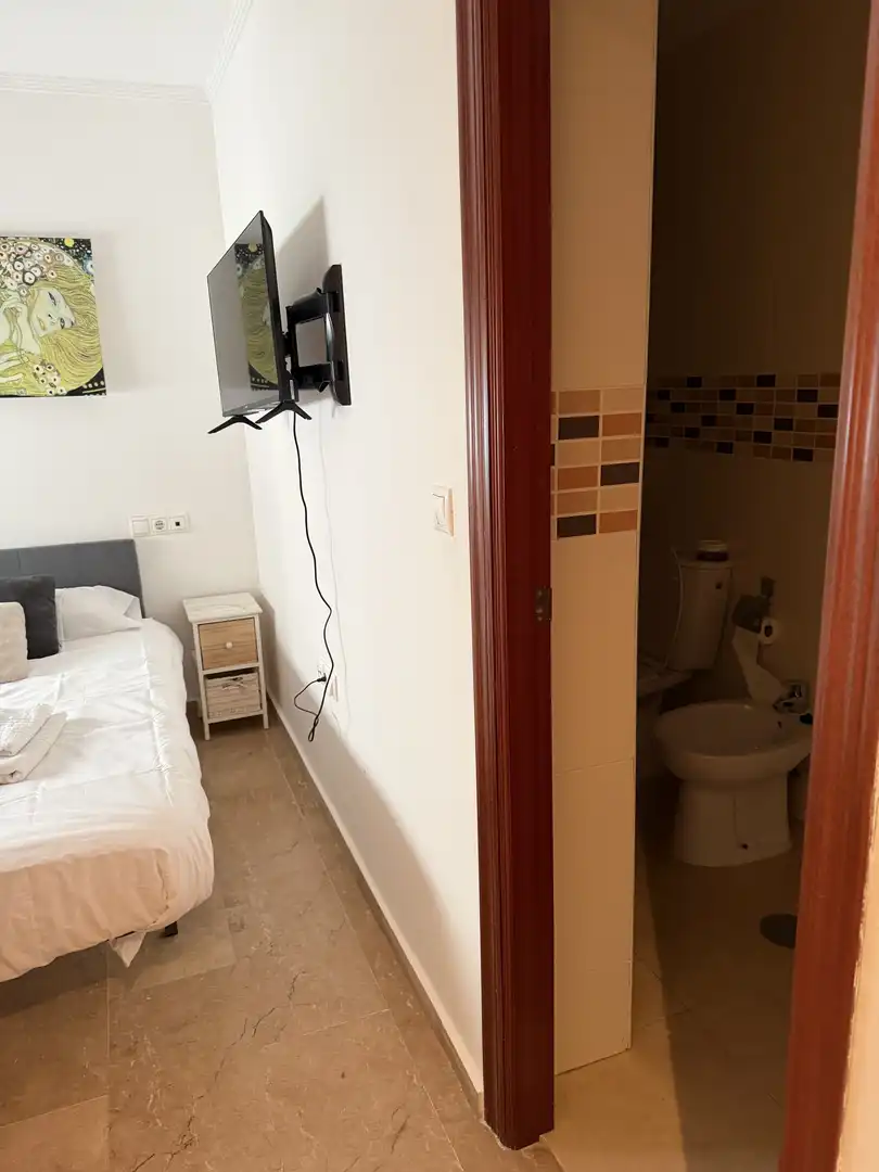 Room in Calle Virgen del Mayor Dolor, 12, Tres Ventanas Room in Calle Virgen del Mayor Dolor, 12, Tres Ventanas