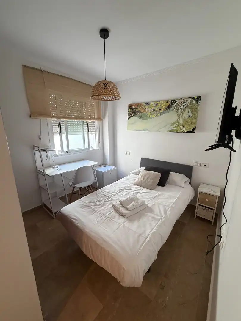 Room in Calle Virgen del Mayor Dolor, 12, Tres Ventanas Room in Calle Virgen del Mayor Dolor, 12, Tres Ventanas