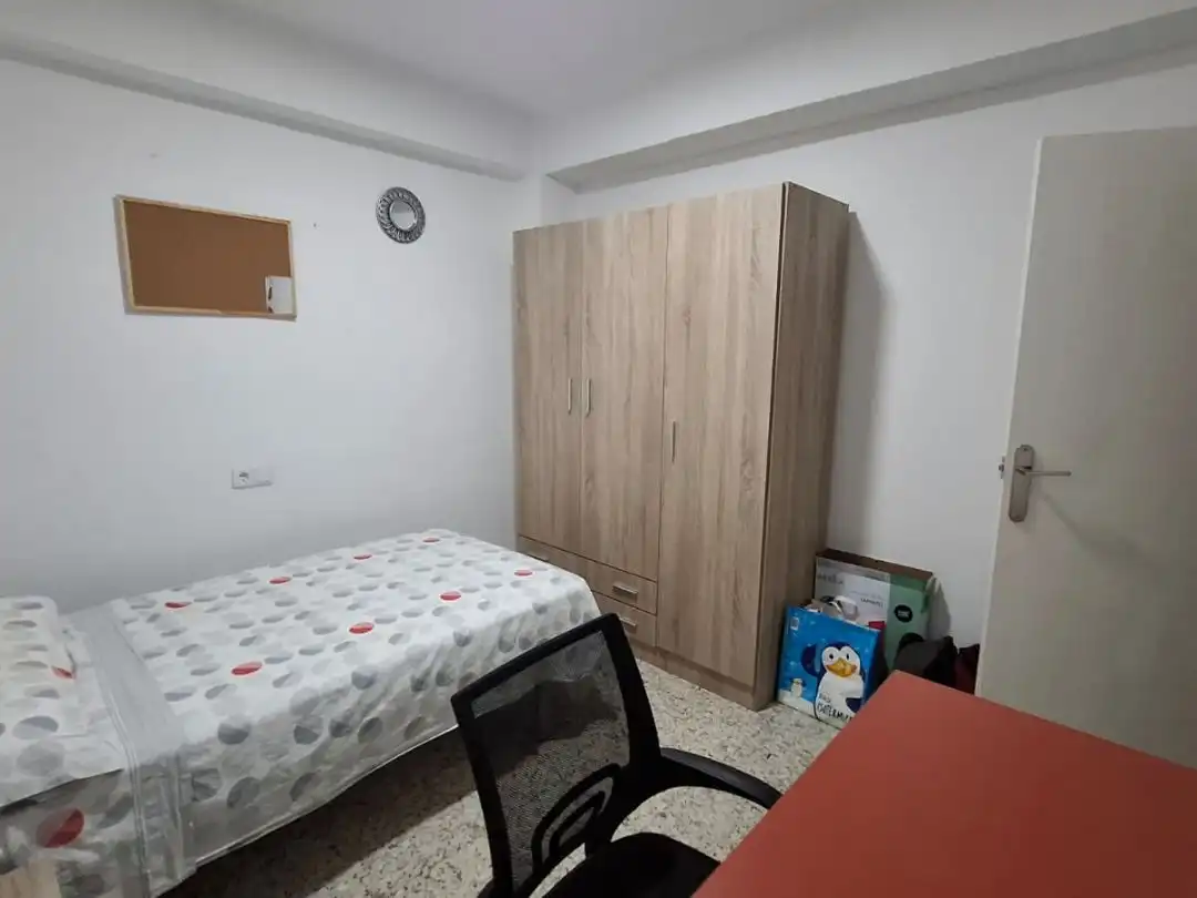 Flat for rent in Calle Maestro Priego López, 24, Ciudad Jardín - Zoco Bedroom of Flat for rent in Córdoba with Furnished