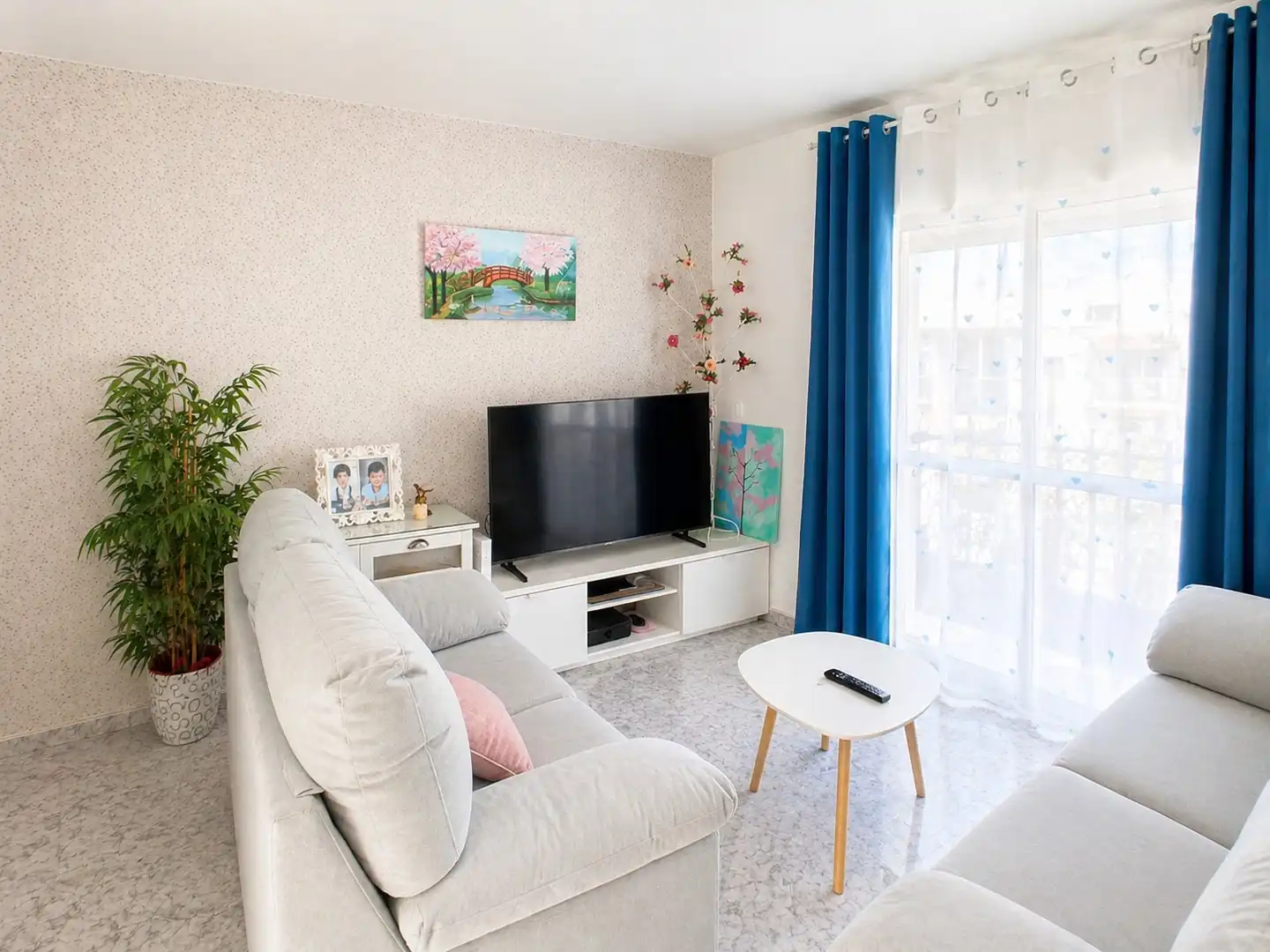 Dúplex de alquiler en Calle Batalla de San Quintín, 2, Dos Hermanas Sala de estar de Dúplex de alquiler en Dos Hermanas con Aire acondicionado, Terraza y Balcón