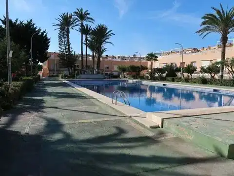 Planta baja de alquiler en Camino Dársena, 1, Zona Galúa - Calnegre Piscina de Planta baja de alquiler en La Manga del Mar Menor con Terraza, Piscina y Amueblado