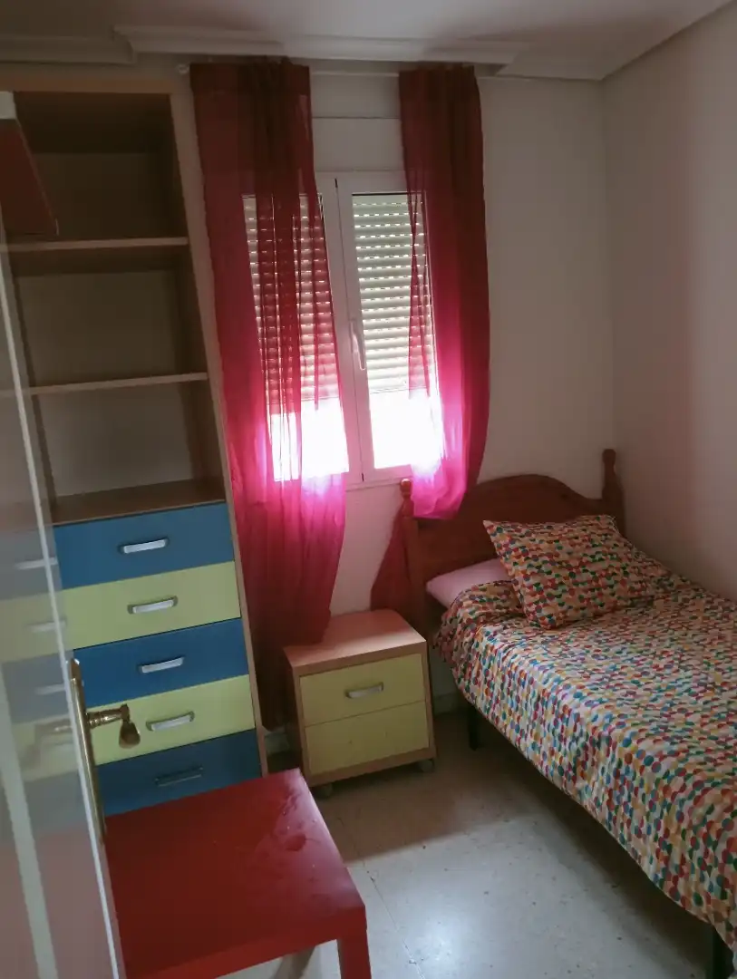 Flat for sale in Calle Carroceros, 3, Pino Montano - Consolación Bedroom of Flat for sale in Sevilla with Furnished, TV and Balcony