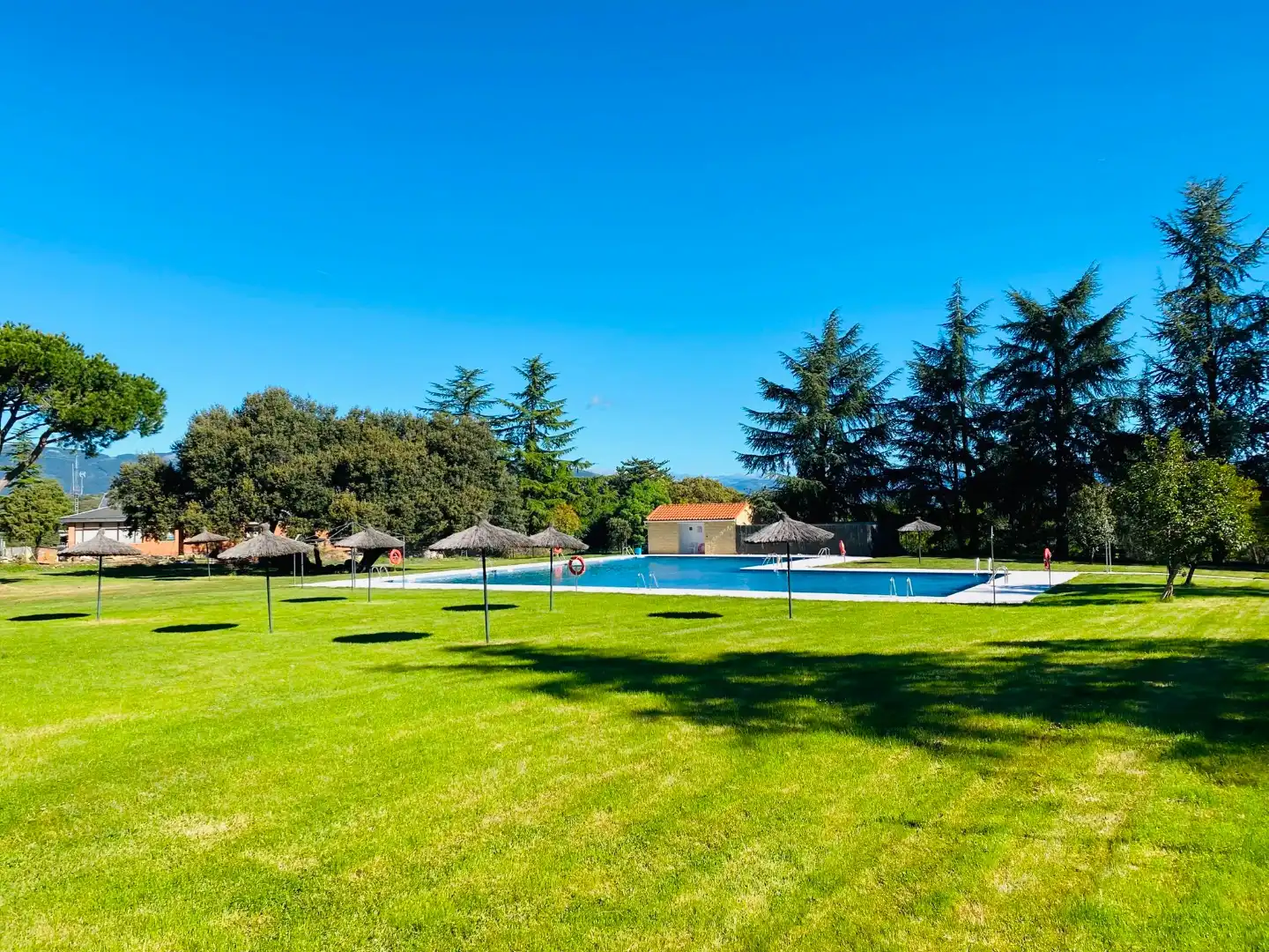 Wohnung zum Verkauf in Calle Infanta Cristina, 13, Mojadillas - Parque de las Infantas - El Paraiso Schwimmbecken von Wohnung zum Verkauf in Valdemorillo mit Klimaanlage, Privatgarten und Schwimmbad