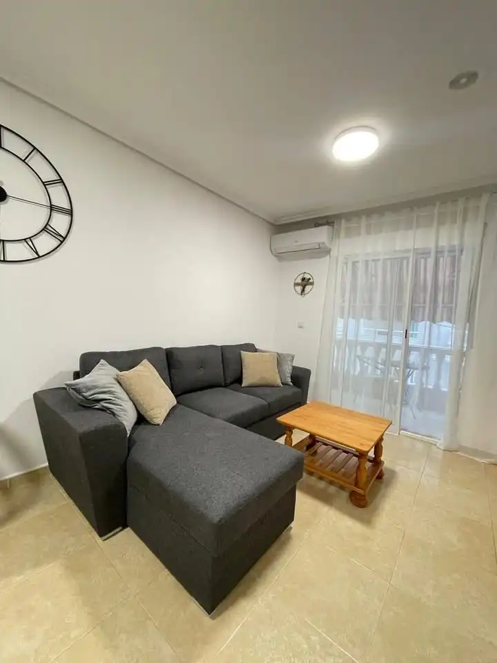 Living room of Flat for rent in Torrevieja  with Air Conditioner, Heating and Terrace