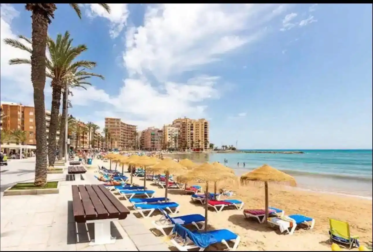Exterior view of Flat for rent in Torrevieja  with Air Conditioner, Heating and Terrace