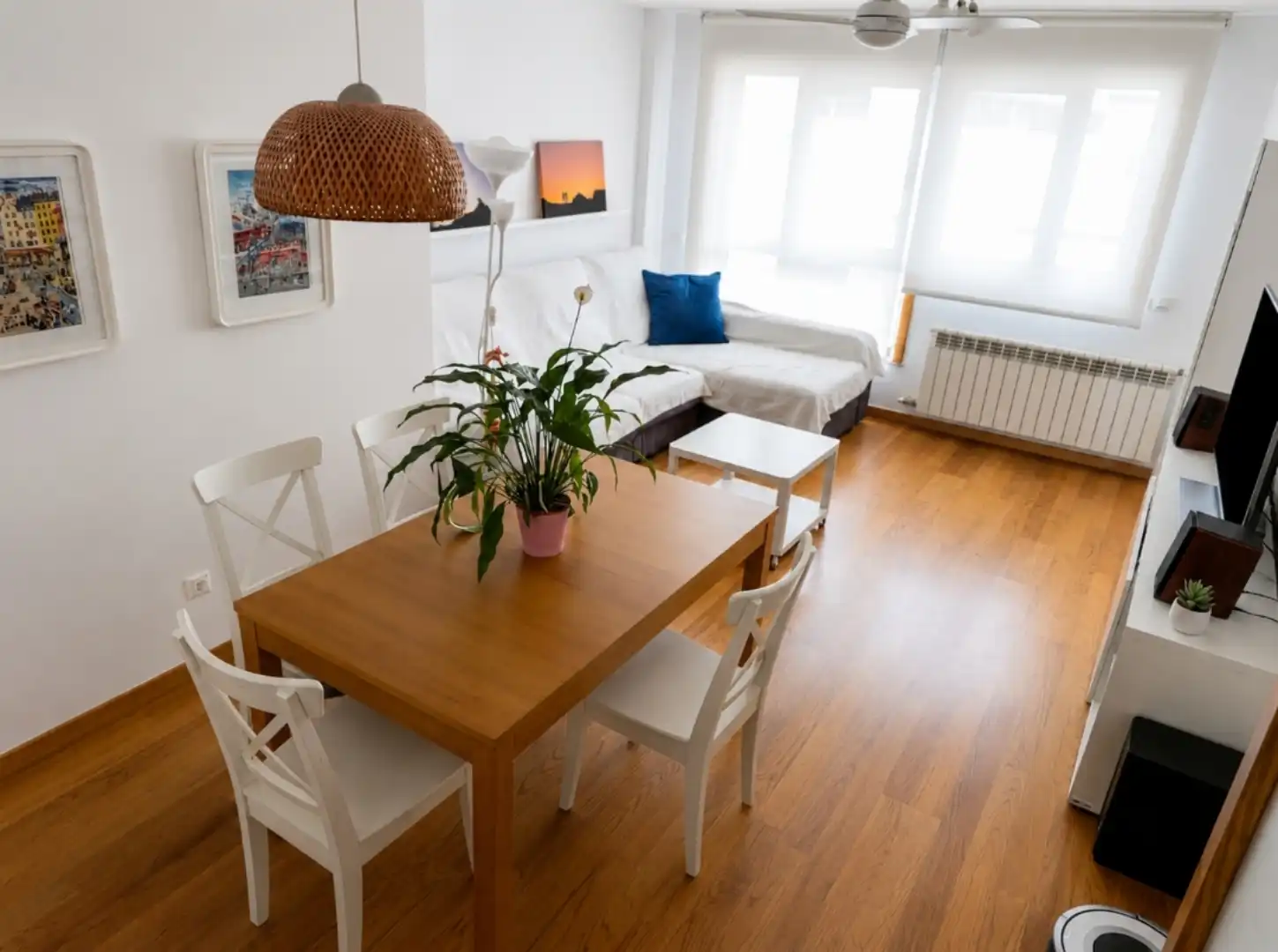 Flat for rent in Rúa de Josefa García Segret, 6, Castiñeiriño - Cruceiro de Sar Living room of Flat for rent in Santiago de Compostela with Heating, Parquet flooring and Furnished