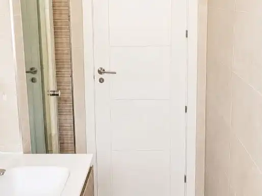 Badezimmer von Einfamilien-Reihenhaus zum Verkauf in Teverga mit Privatgarten, Terrasse und Balkon