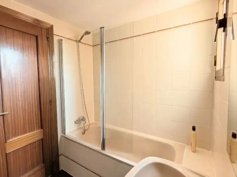 Piso de alquiler en Canillas Baño de Piso de alquiler en Madrid con Aire acondicionado, Calefacción y Parquet
