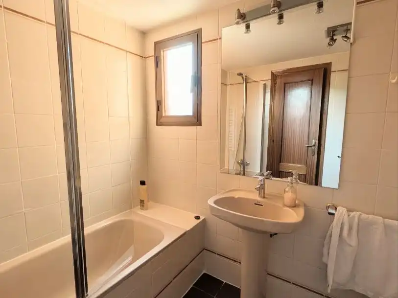 Piso de alquiler en Canillas Baño de Piso de alquiler en Madrid con Aire acondicionado, Calefacción y Parquet