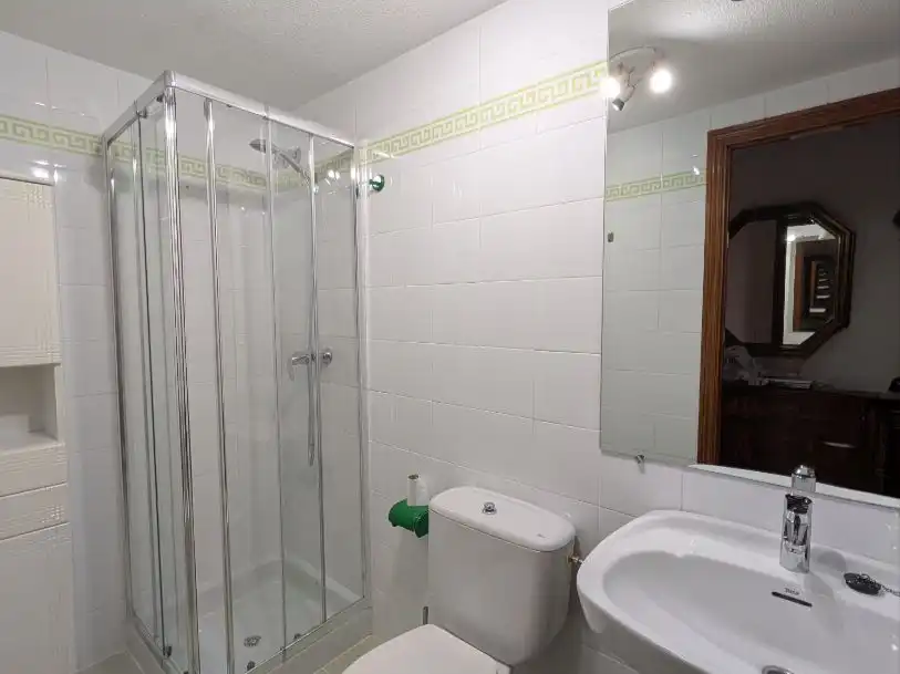 Piso de alquiler en Canillas Baño de Piso de alquiler en Madrid con Aire acondicionado, Calefacción y Parquet