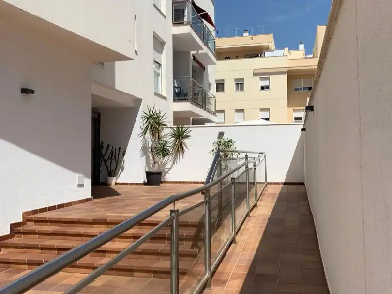 Vista exterior de Pis de lloguer en Rota amb Terrassa, Moblat i Aparcament comunitari