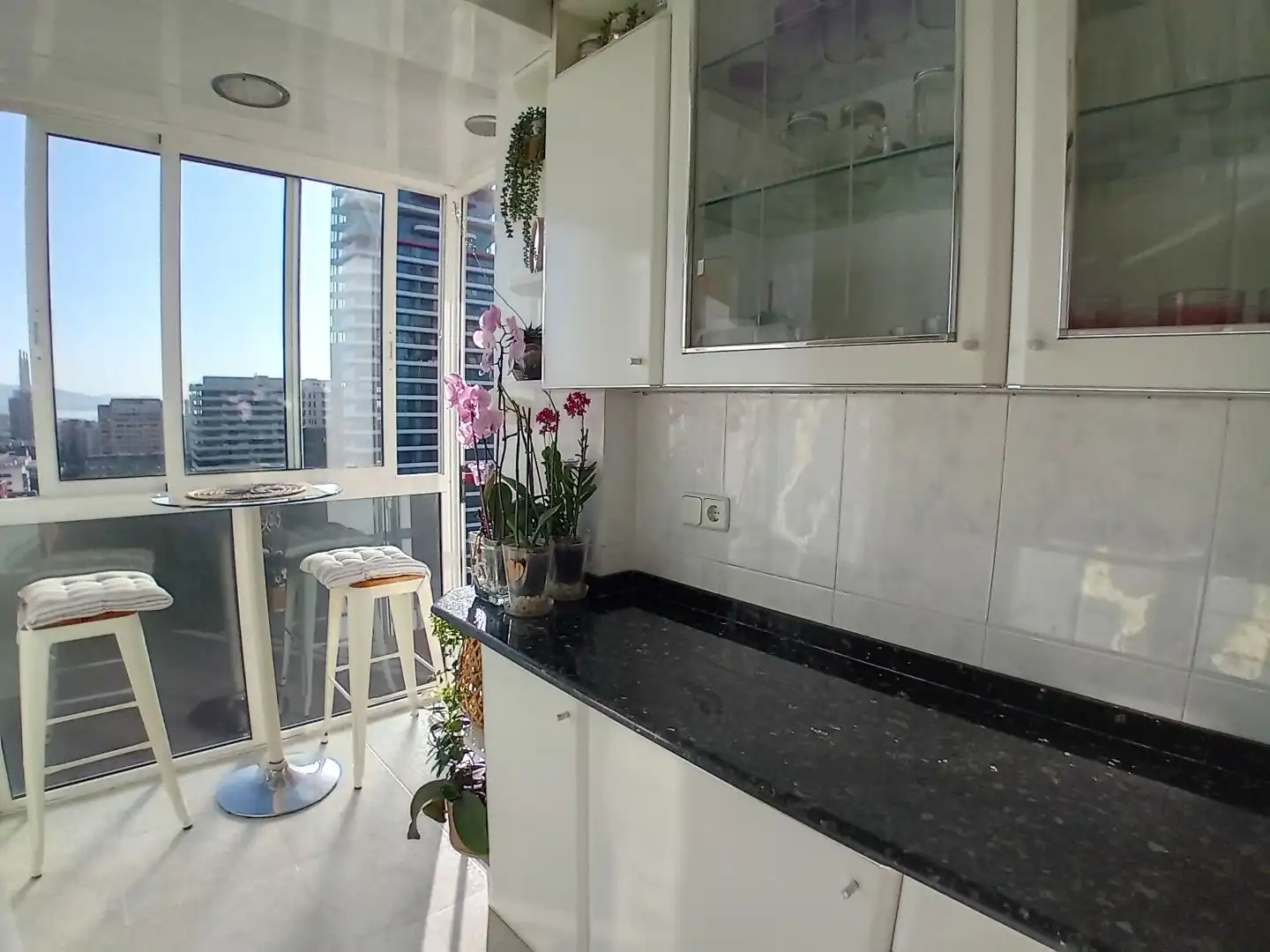 Cocina de Piso para compartir en Barcelona con Calefacción, Terraza y Videoportero
