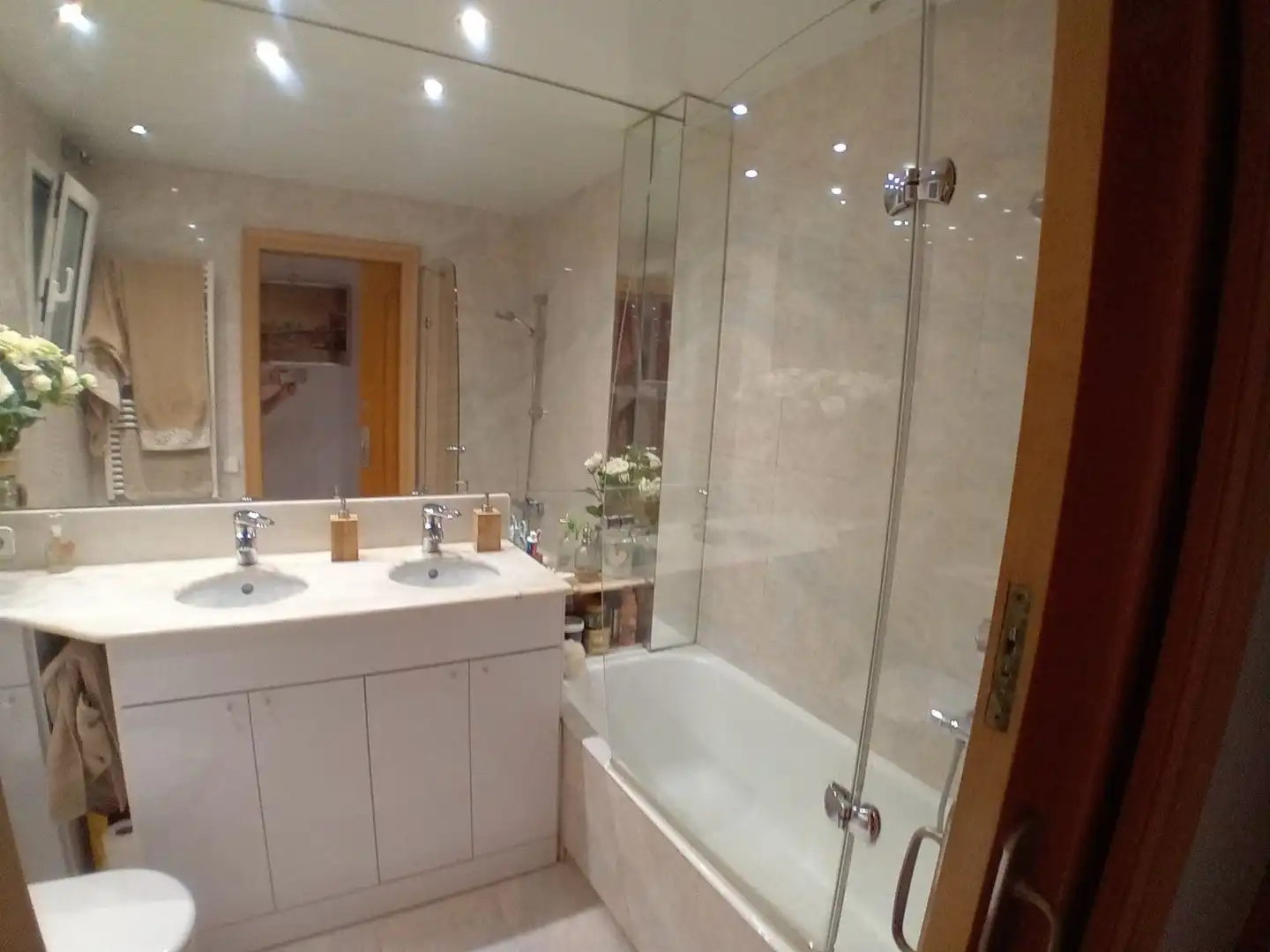 Baño de Piso para compartir en Barcelona con Calefacción, Terraza y Videoportero