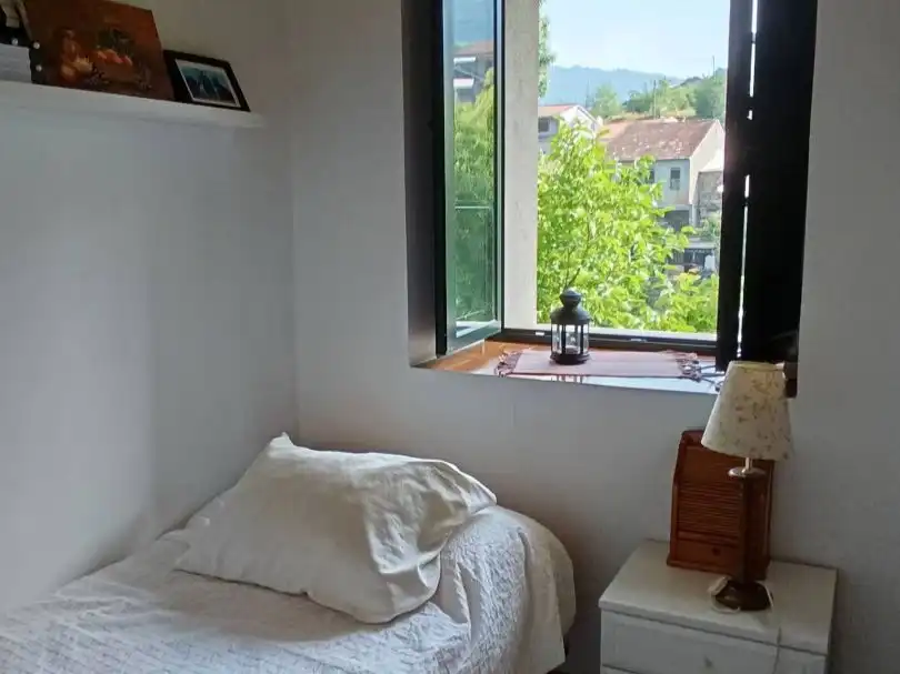 Wohnung zum Verkauf in Lugar a Ponte, 65, A Arnoia Schlafzimmer von Wohnung zum Verkauf in A Arnoia mit Heizung, Privatgarten und Abstellraum
