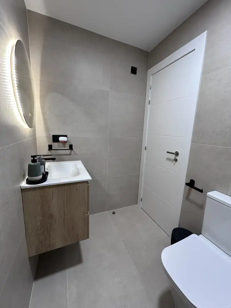 Wohnung zum Verkauf in Río Bidasoa, 26, Cartagena Badezimmer von Wohnung zum Verkauf in Cartagena mit Klimaanlage, Schwimmbad und Balkon