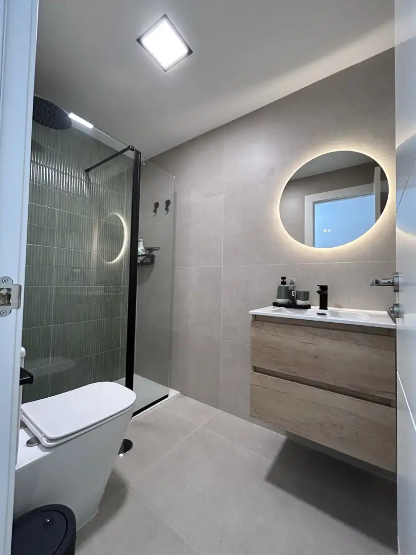 Wohnung zum Verkauf in Río Bidasoa, 26, Cartagena Badezimmer von Wohnung zum Verkauf in Cartagena mit Klimaanlage, Schwimmbad und Balkon
