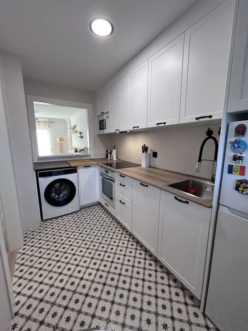 Wohnung zum Verkauf in Río Bidasoa, 26, Cartagena Küche von Wohnung zum Verkauf in Cartagena mit Klimaanlage, Schwimmbad und Balkon