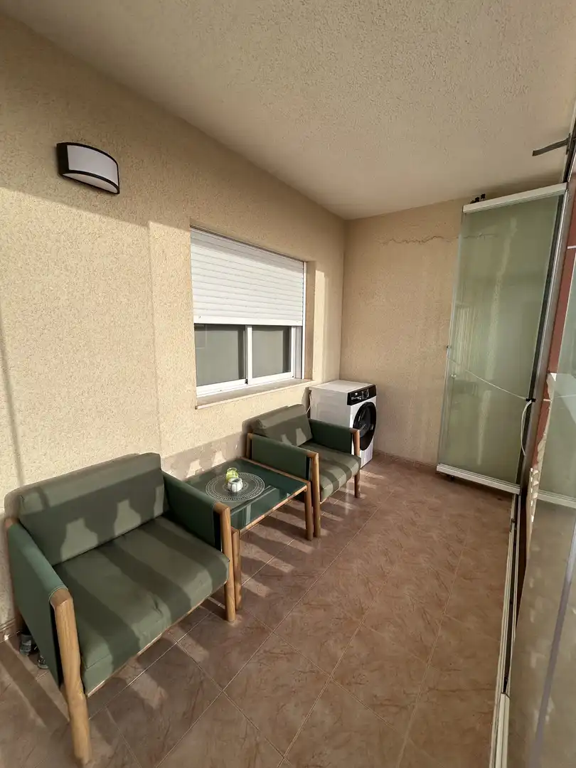 Wohnung zum Verkauf in Río Bidasoa, 26, Cartagena Terrasse von Wohnung zum Verkauf in Cartagena mit Klimaanlage, Schwimmbad und Balkon