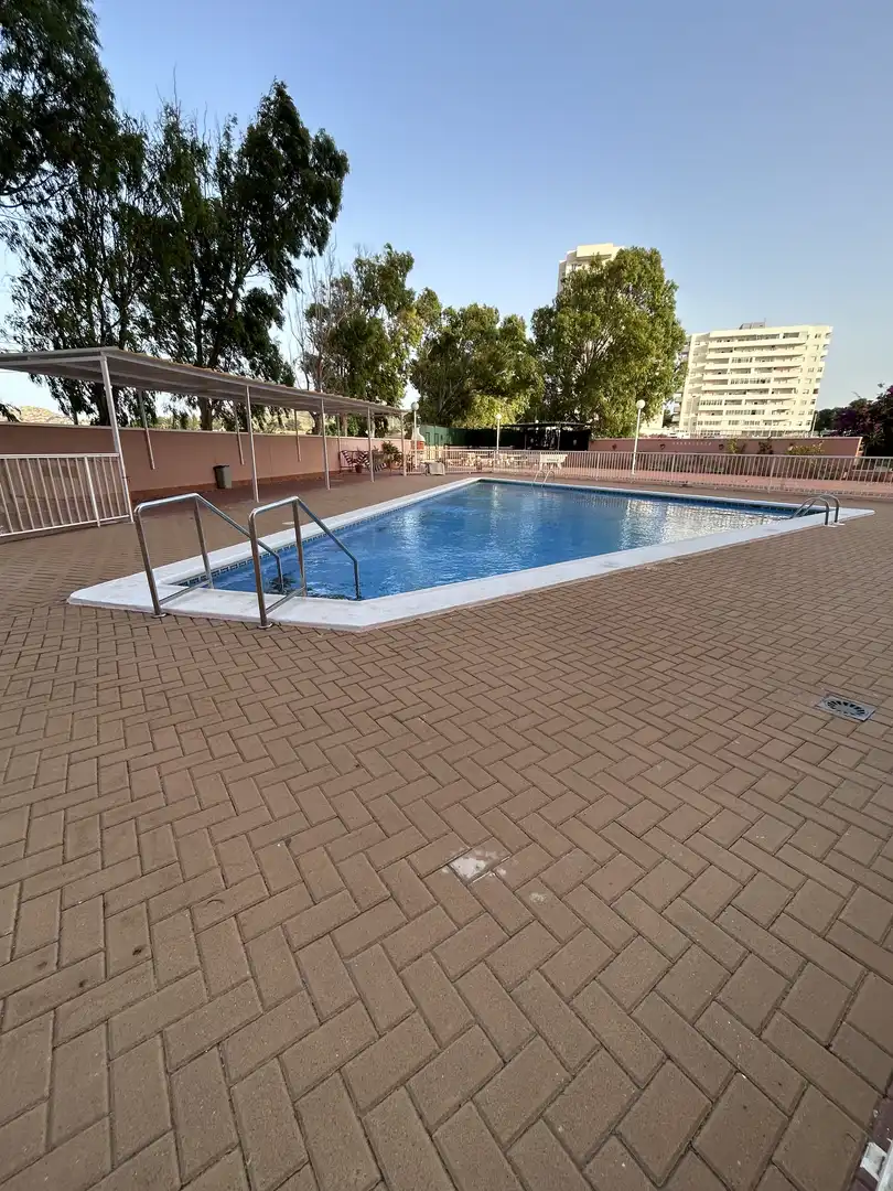 Wohnung zum Verkauf in Río Bidasoa, 26, Cartagena Schwimmbecken von Wohnung zum Verkauf in Cartagena mit Klimaanlage, Schwimmbad und Balkon