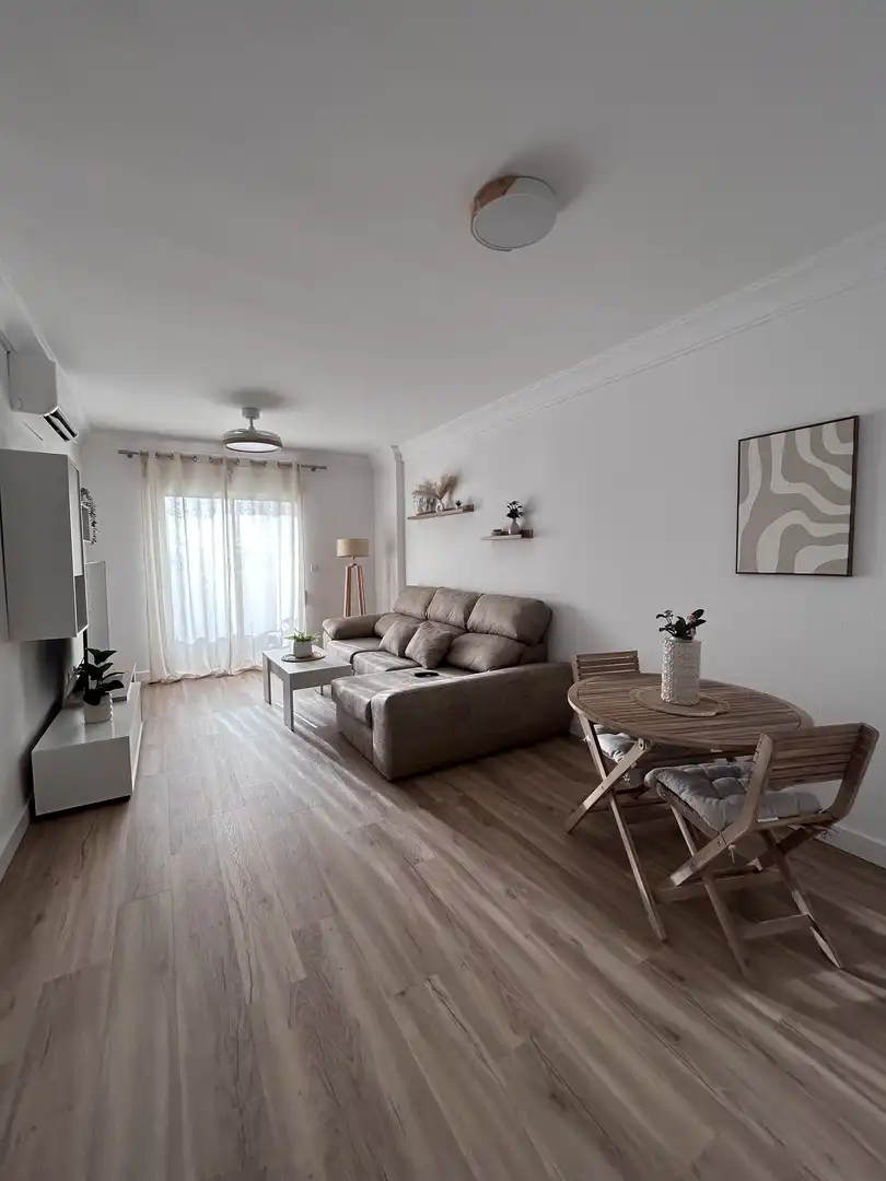 Wohnung zum Verkauf in Río Bidasoa, 26, Cartagena Wohnzimmer von Wohnung zum Verkauf in Cartagena mit Klimaanlage, Schwimmbad und Balkon