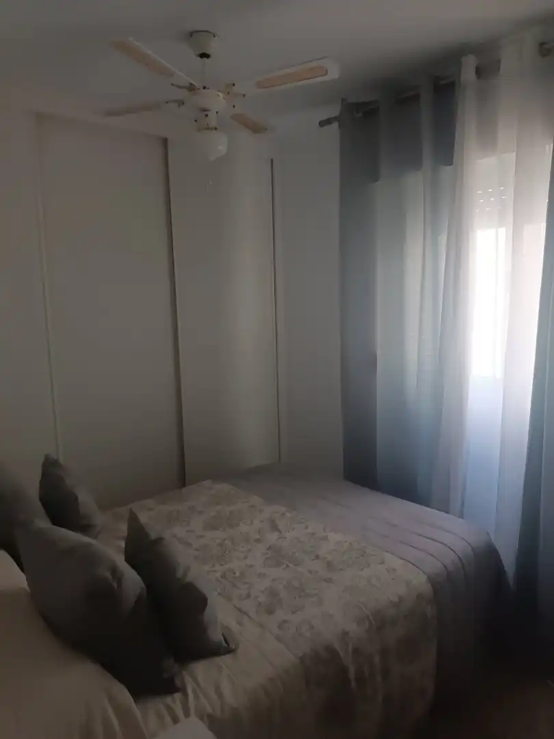 Flat for rent in Calle Julio de Arteche, Poniente-Norte - Miralbaida - Parque Azahara Bedroom of Flat for rent in Córdoba with Air Conditioner, Furnished and Oven
