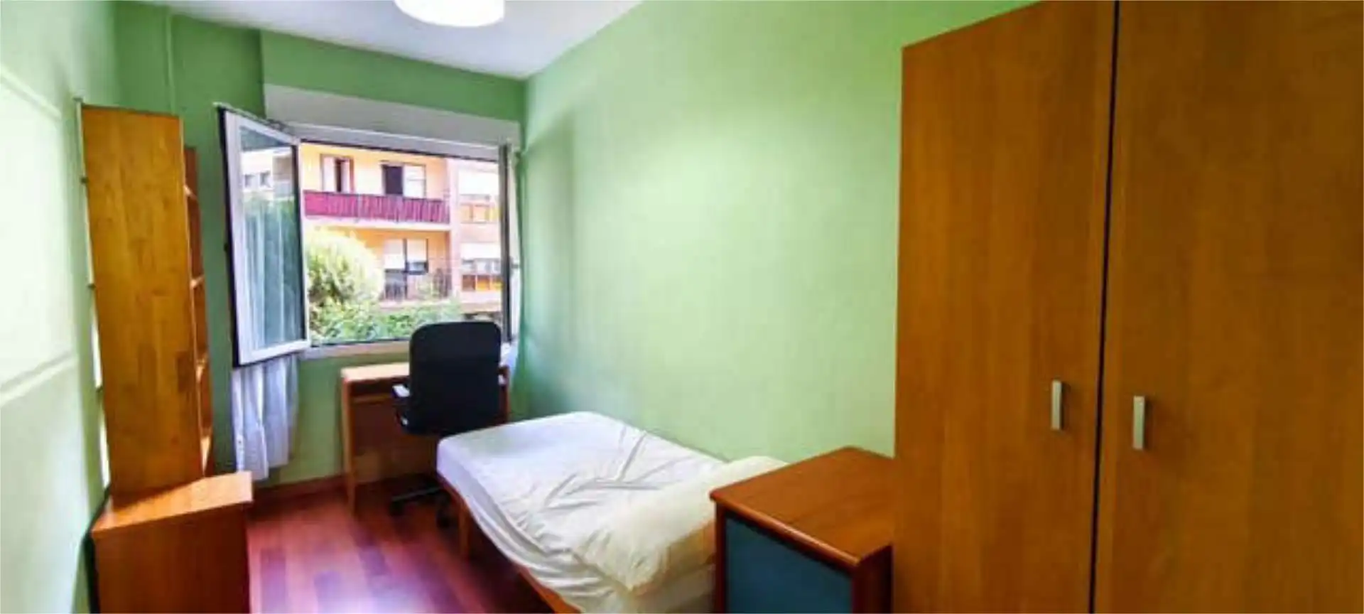 Piso de alquiler en San Pedro de Deusto - La Ribera Habitación de Piso de alquiler en Bilbao con Calefacción, Jardín privado y Amueblado