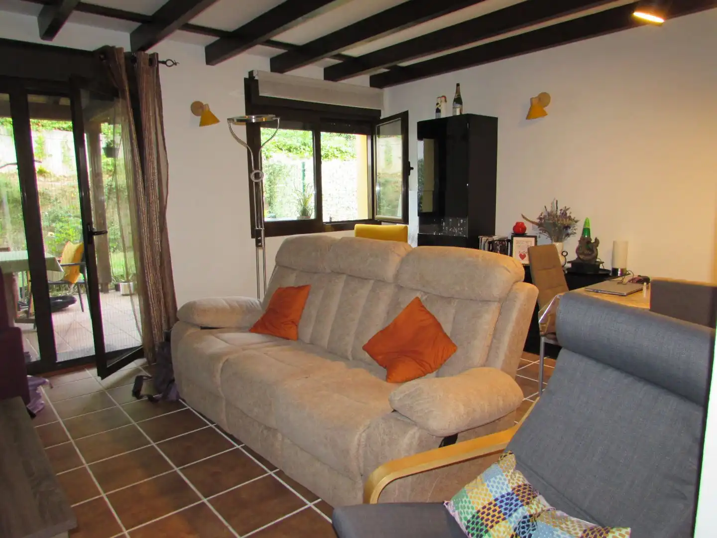 Piso en venta en Piedras Blancas Sala de estar de Piso en venta en Castrillón con Calefacción, Jardín privado y Parquet