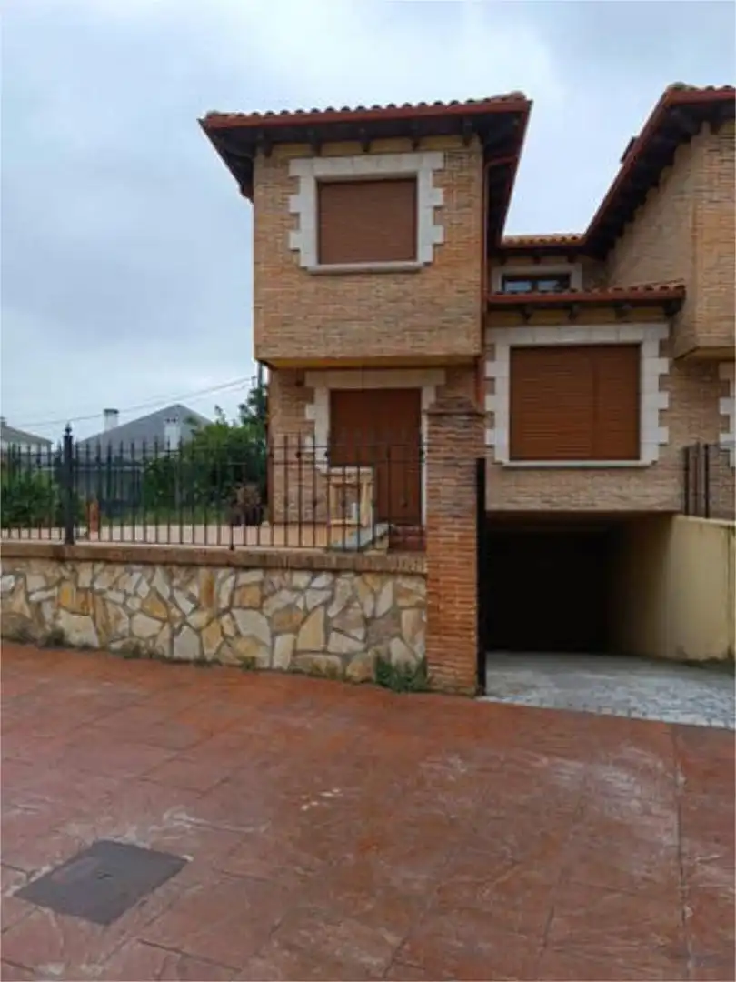 Exterior view of Detached homes for rent in Santander