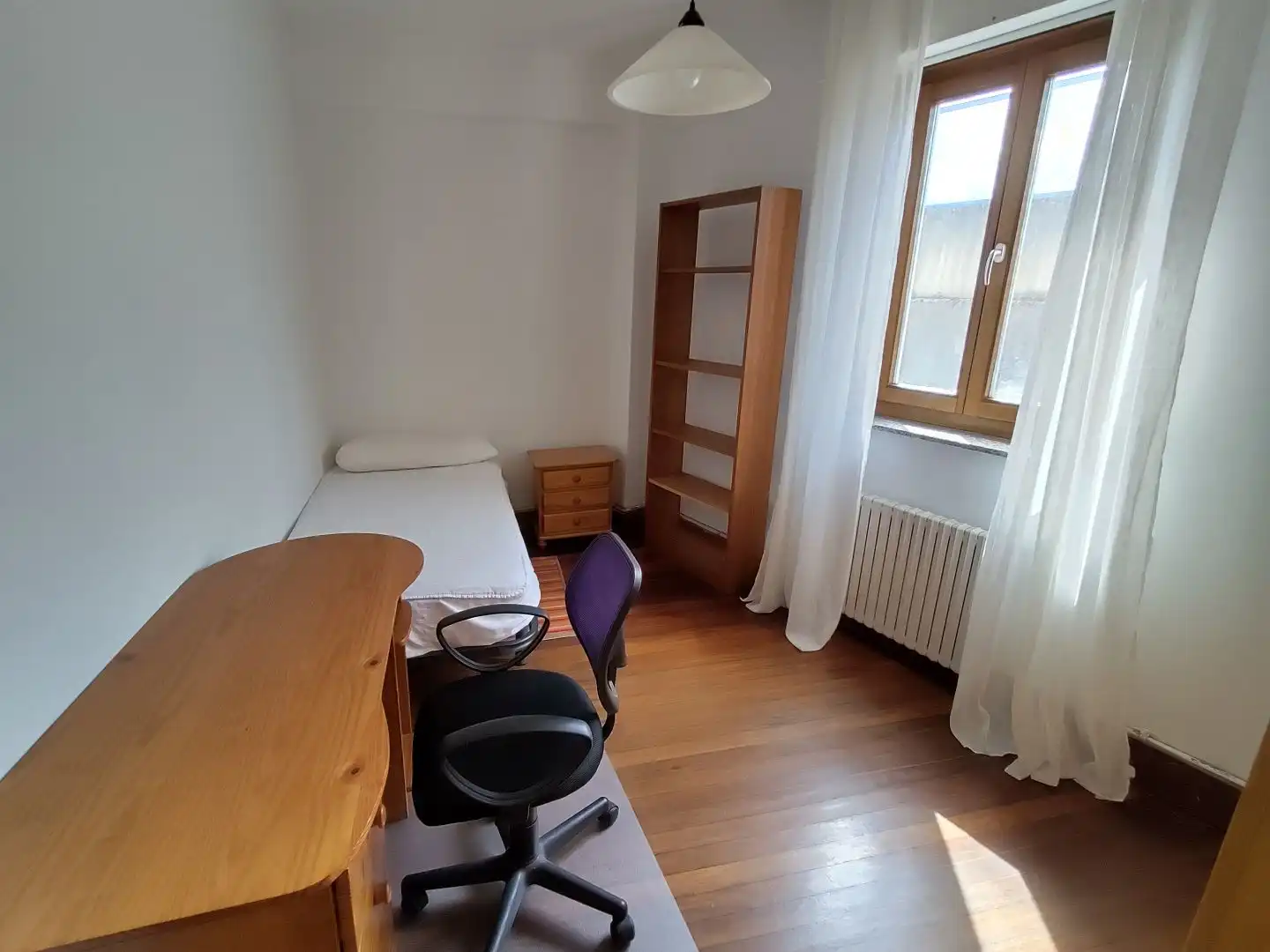 Flat for rent in Rúa do Hórreo, 89, Ensanche - Sar Bedroom of Flat for rent in Santiago de Compostela with Heating, Parquet flooring and Furnished