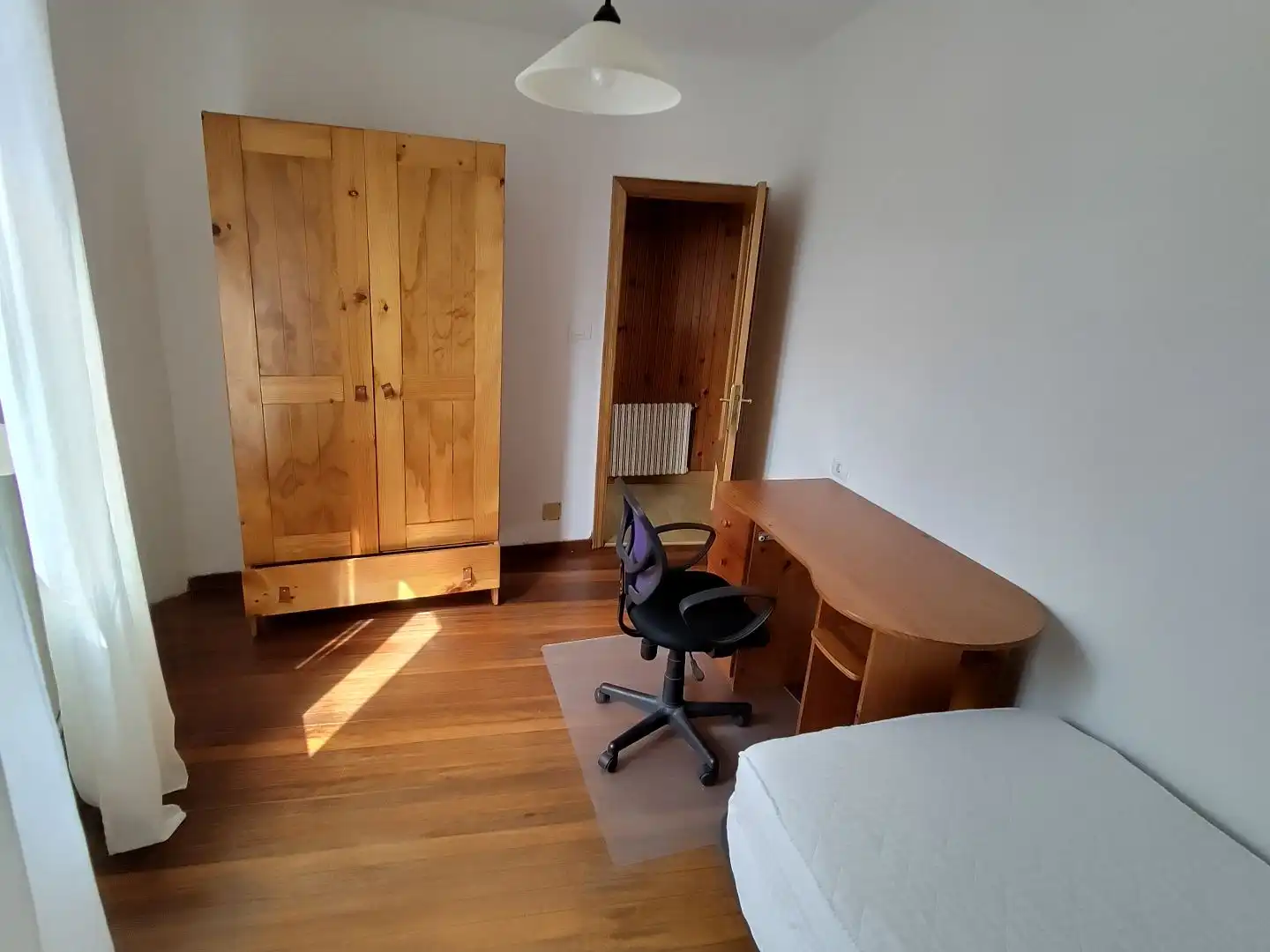 Flat for rent in Rúa do Hórreo, 89, Ensanche - Sar Bedroom of Flat for rent in Santiago de Compostela with Heating, Parquet flooring and Furnished