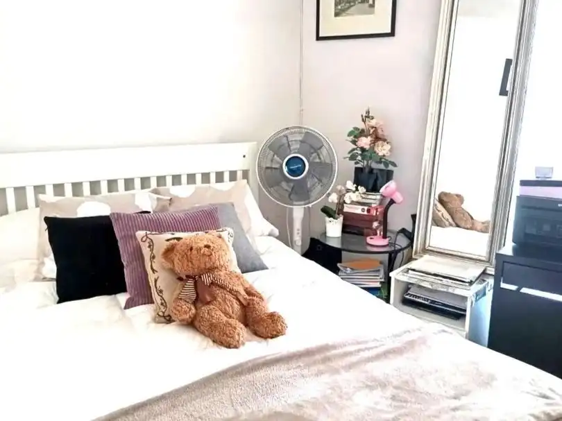 Flat for sale in Peña Prieta, 77, Madrid Bedroom of Flat for sale in Madrid with Air Conditioner, Heating and Parquet flooring