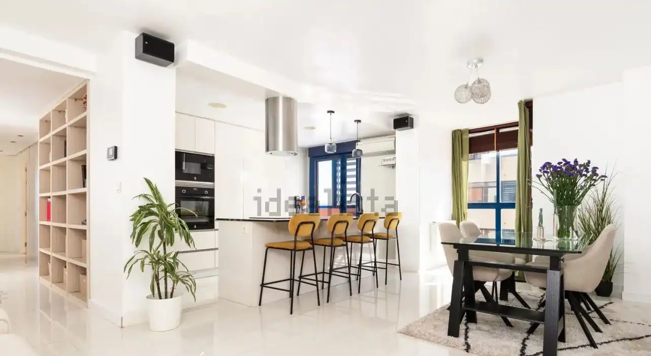 Piso en venta en Avenida de Los Estudiantes, 31, Zaragoza Capital Cocina de Piso en venta en Zaragoza Capital con Aire acondicionado, Terraza y Piscina