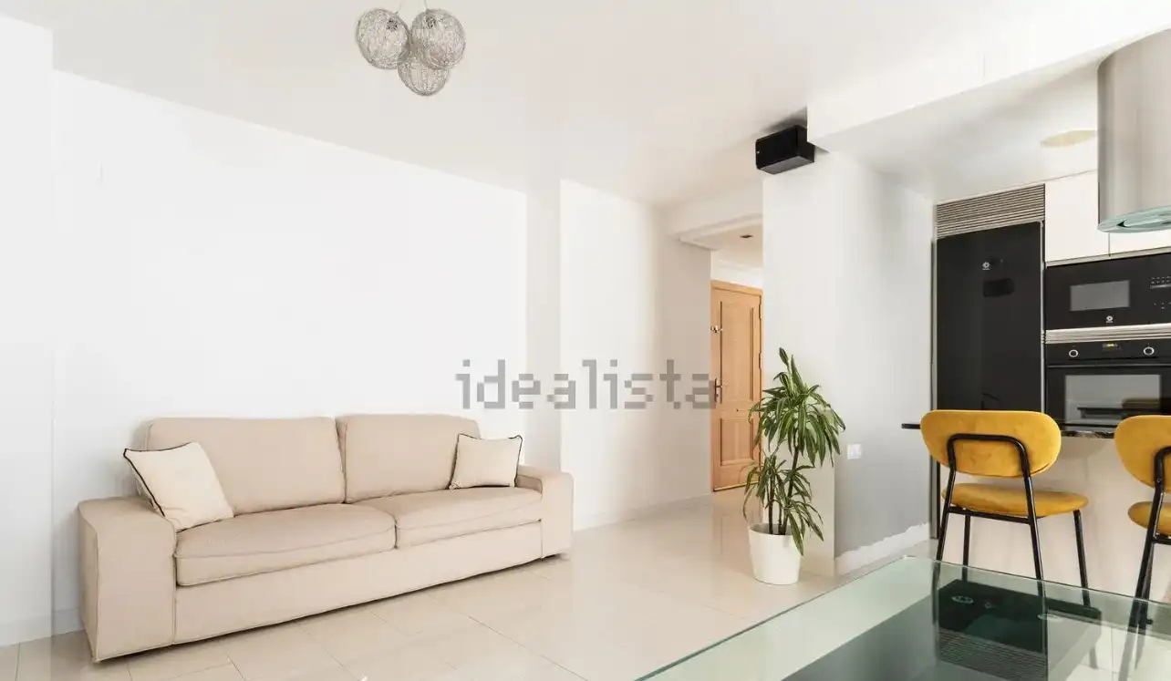 Piso en venta en Avenida de Los Estudiantes, 31, Zaragoza Capital Sala de estar de Piso en venta en Zaragoza Capital con Aire acondicionado, Terraza y Piscina