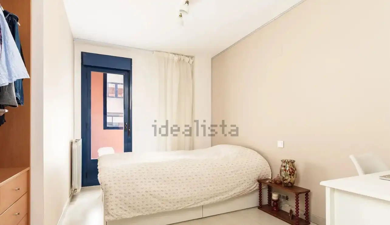 Piso en venta en Avenida de Los Estudiantes, 31, Zaragoza Capital Habitación de Piso en venta en Zaragoza Capital con Aire acondicionado, Terraza y Piscina