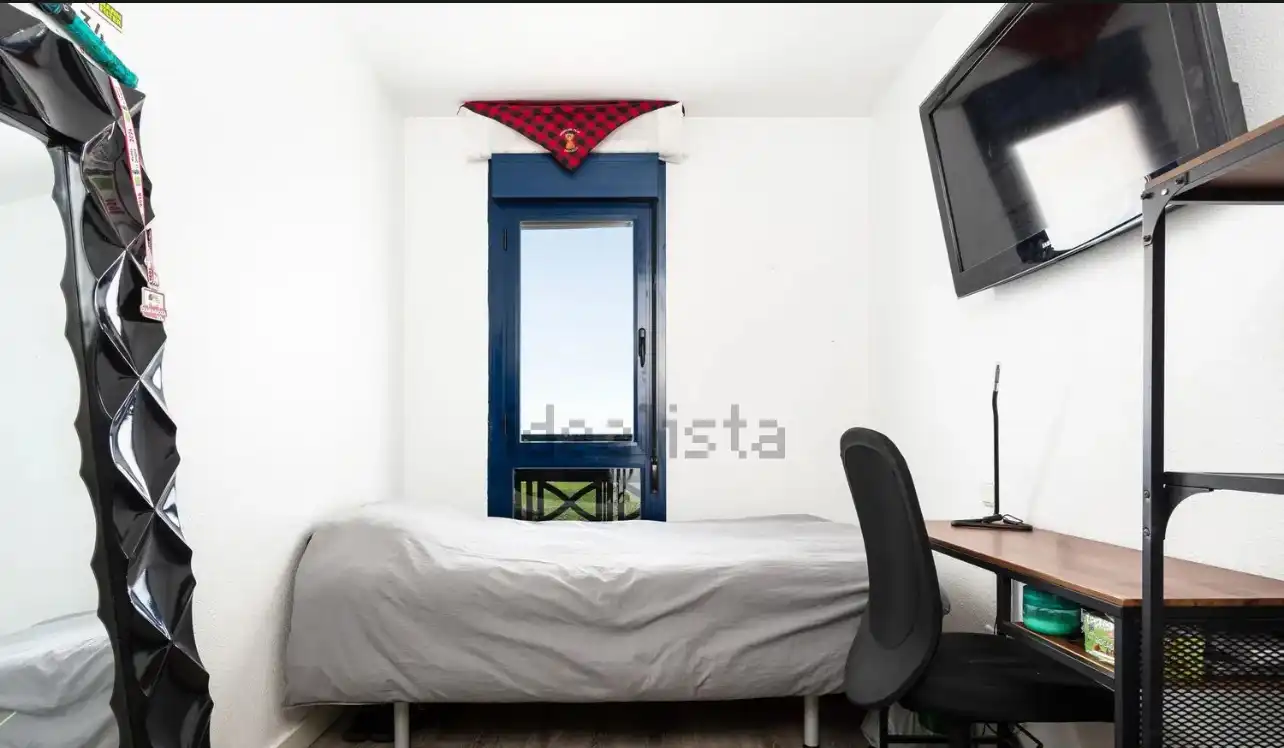 Piso en venta en Avenida de Los Estudiantes, 31, Zaragoza Capital Habitación de Piso en venta en Zaragoza Capital con Aire acondicionado, Terraza y Piscina