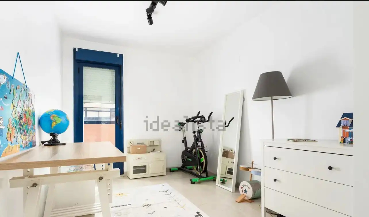 Piso en venta en Avenida de Los Estudiantes, 31, Zaragoza Capital Habitación de Piso en venta en Zaragoza Capital con Aire acondicionado, Terraza y Piscina
