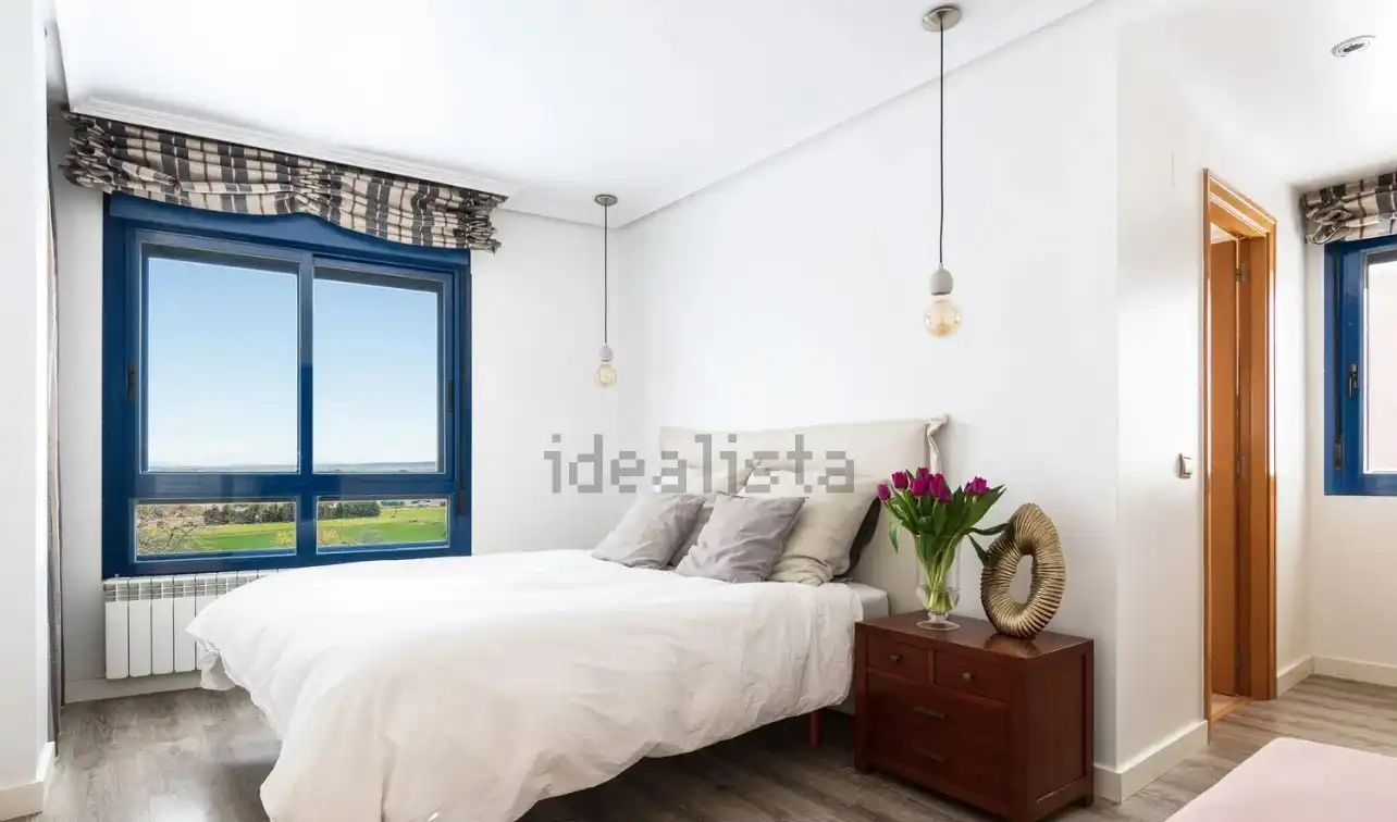 Piso en venta en Avenida de Los Estudiantes, 31, Zaragoza Capital Habitación de Piso en venta en Zaragoza Capital con Aire acondicionado, Terraza y Piscina