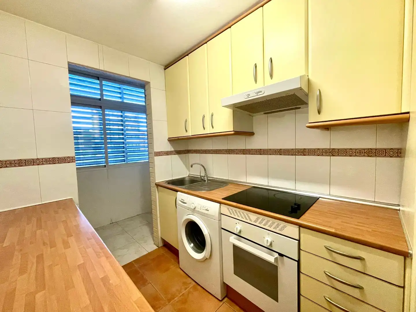 Flat for sale in A-1 Vía de Servicio, 20, Castilla Kitchen of Flat for sale in Madrid with Air Conditioner, Heating and Parquet flooring