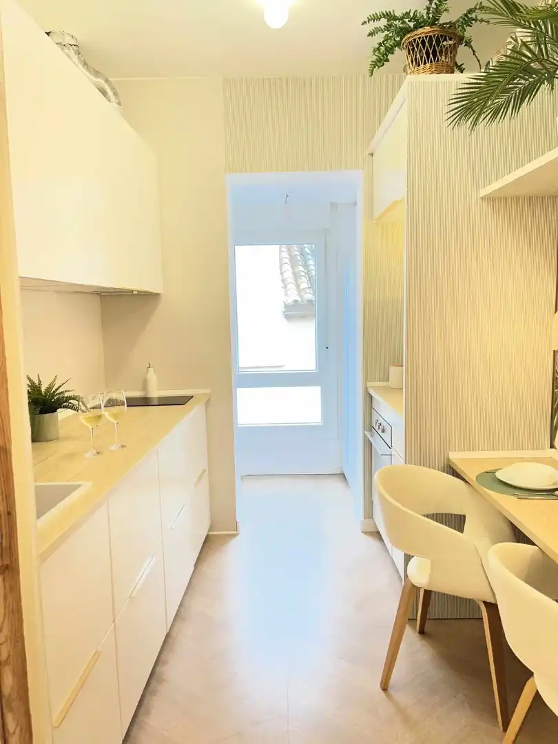 Flat for rent in Calle Esteban Illán, 7, Casco Histórico Kitchen of Flat for rent in Toledo with Air Conditioner, Heating and Terrace