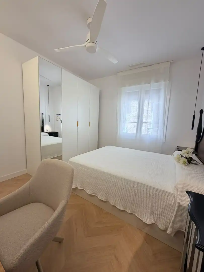 Flat for rent in Calle Esteban Illán, 7, Casco Histórico Bedroom of Flat for rent in Toledo with Air Conditioner, Heating and Terrace