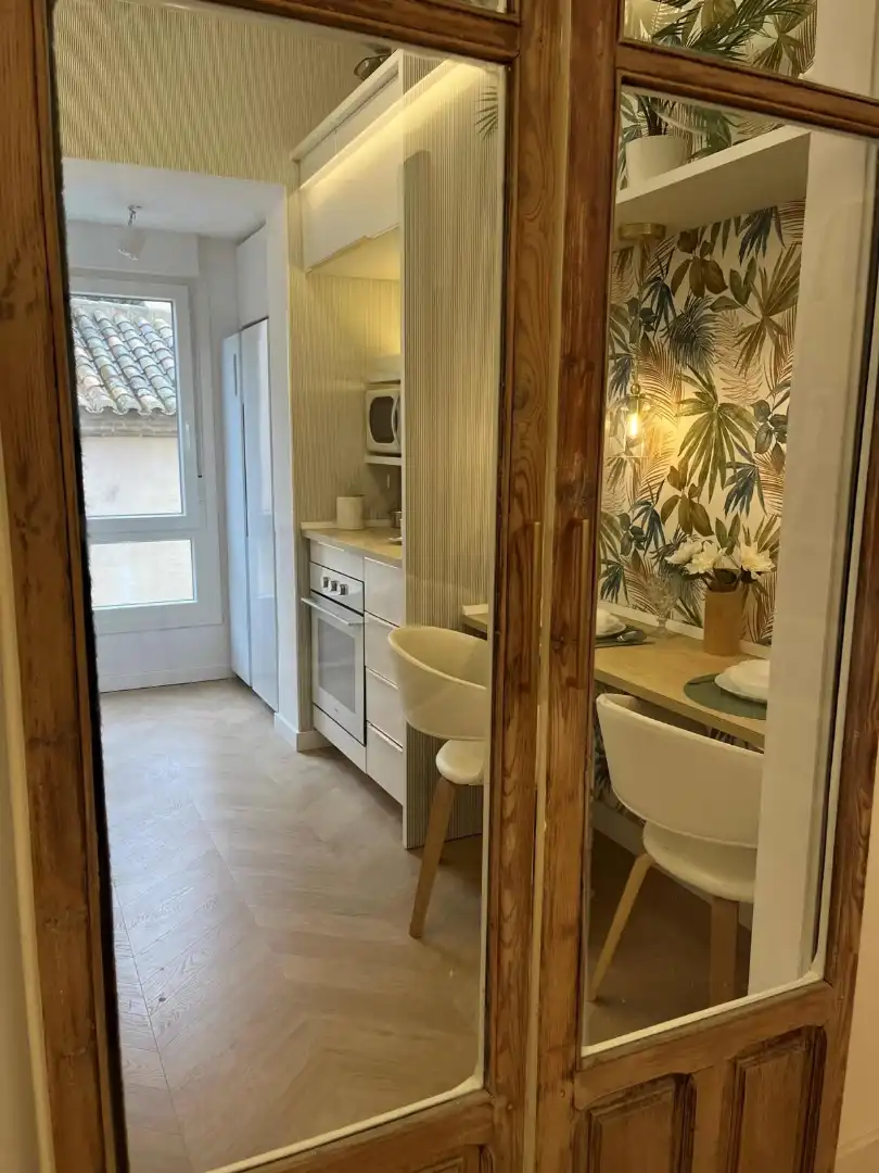 Flat for rent in Calle Esteban Illán, 7, Casco Histórico Kitchen of Flat for rent in Toledo with Air Conditioner, Heating and Terrace