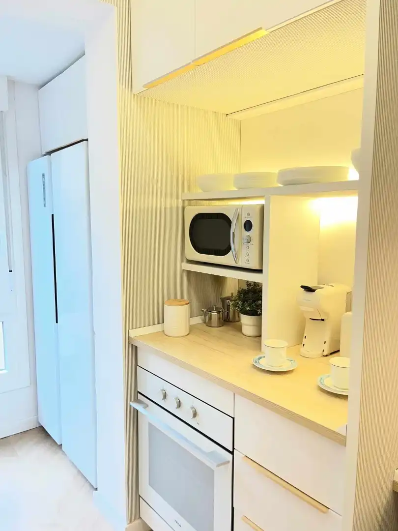 Flat for rent in Calle Esteban Illán, 7, Casco Histórico Kitchen of Flat for rent in Toledo with Air Conditioner, Heating and Terrace