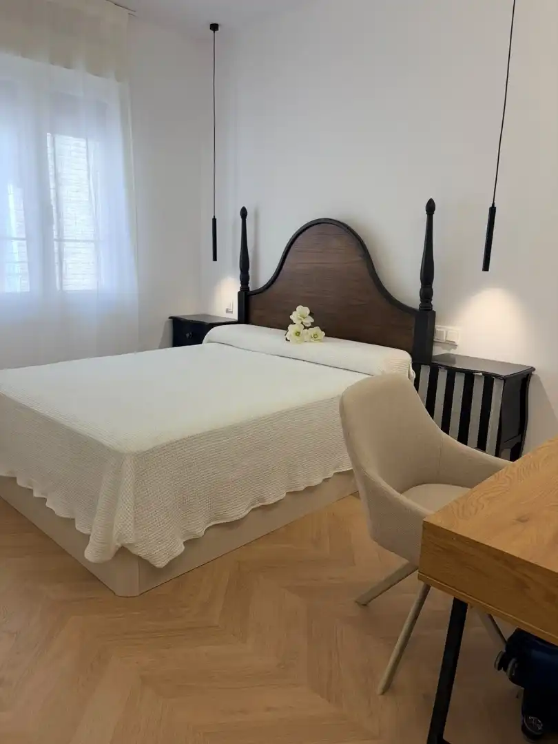 Flat for rent in Calle Esteban Illán, 7, Casco Histórico Bedroom of Flat for rent in Toledo with Air Conditioner, Heating and Terrace
