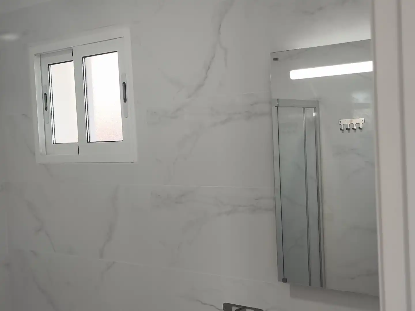 Apartments for rent in Calle Petunia, 15, El Tablero Bathroom of Apartments for rent in Santa Cruz de Tenerife with Parquet flooring, Terrace and Furnished