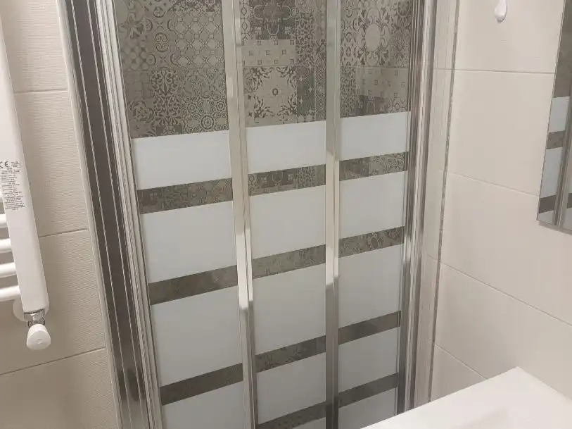 Room in Calle Química, 11, Virgen del Rosario Bathroom of Flat for share in Torrejón de Ardoz with Heating, Parquet flooring and Furnished