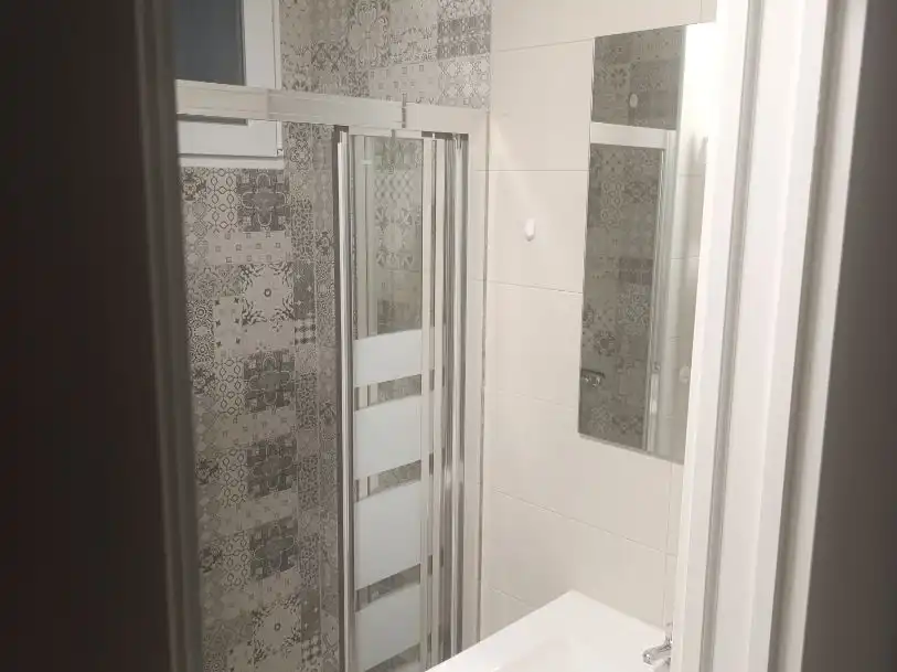 Room in Calle Química, 11, Virgen del Rosario Bathroom of Flat for share in Torrejón de Ardoz with Heating, Parquet flooring and Furnished