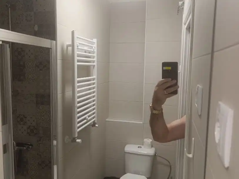 Room in Calle Química, 11, Virgen del Rosario Bathroom of Flat for share in Torrejón de Ardoz with Heating, Parquet flooring and Furnished